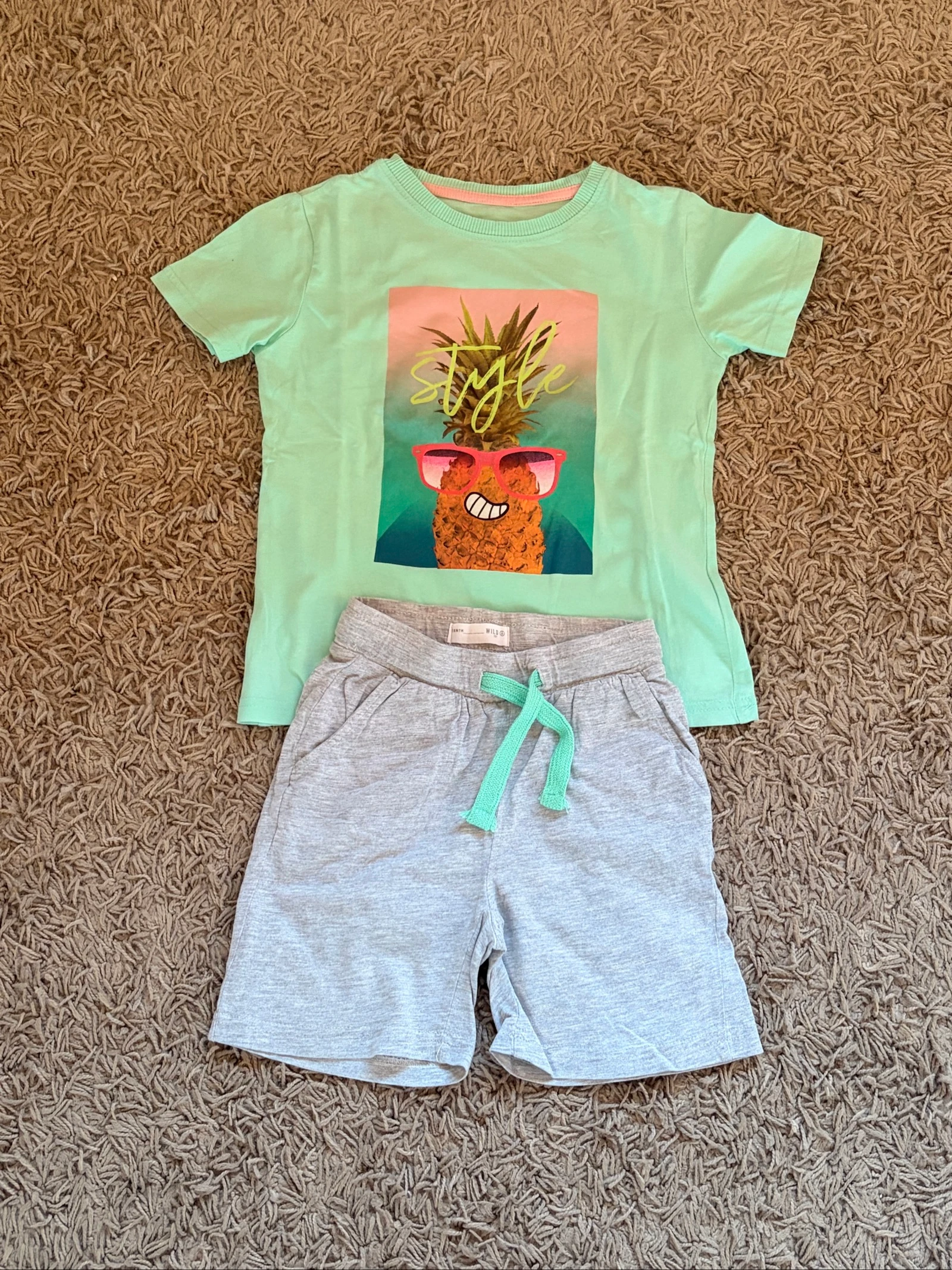 Conjunto de pantalón y camiseta de verano 